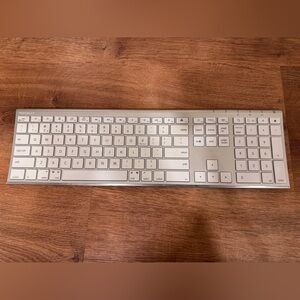 Macally Silver Wireless Keyboard​​​​